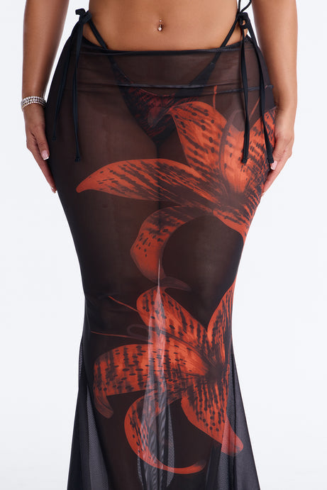 Black Bikini & Sarong