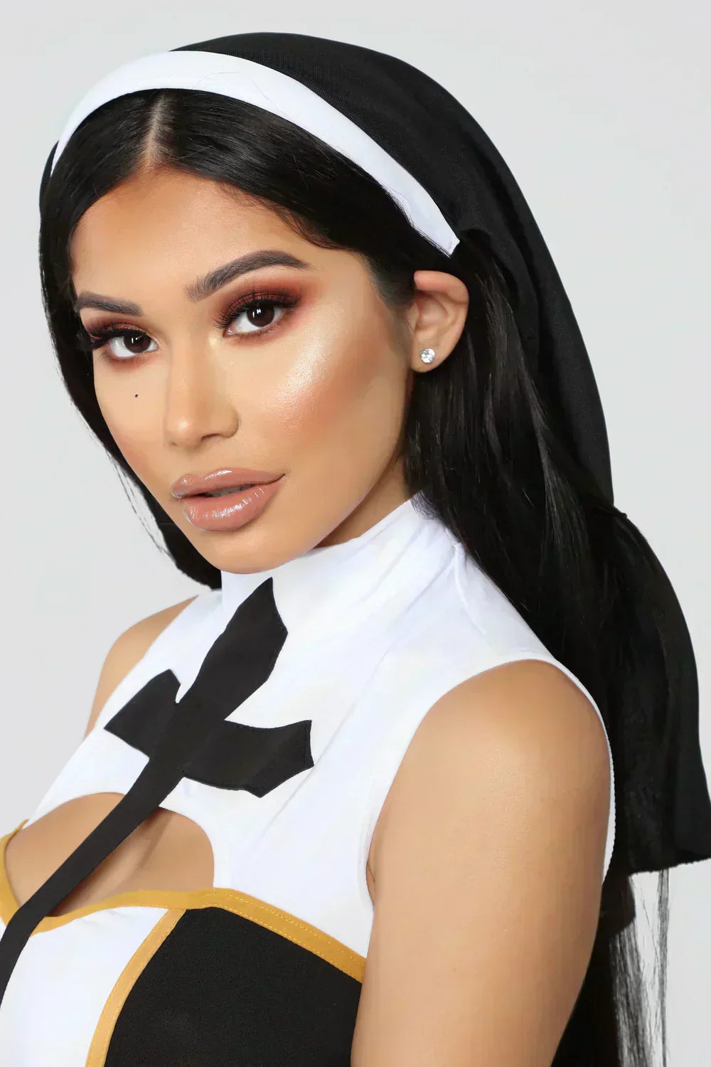 Classic Nun 4-Piece Costume Set
