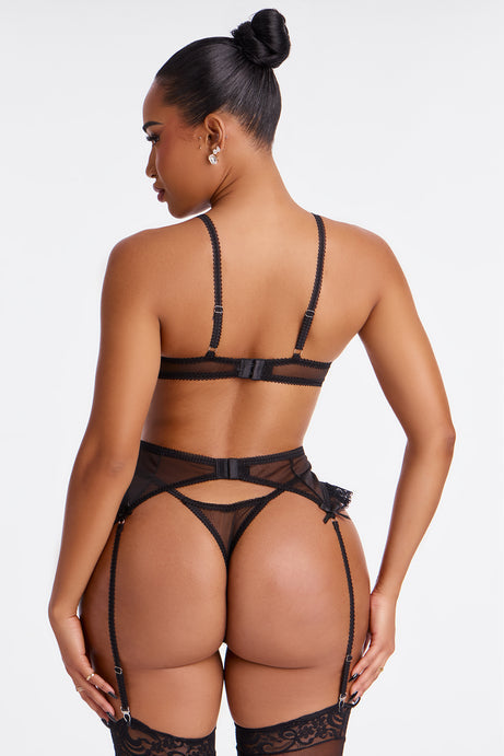 Ellarina Lace Lingerie Set