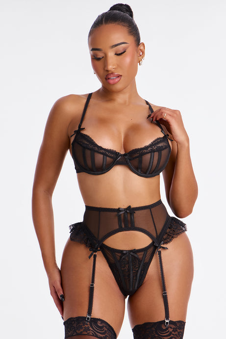 Ellarina Lace Lingerie Set