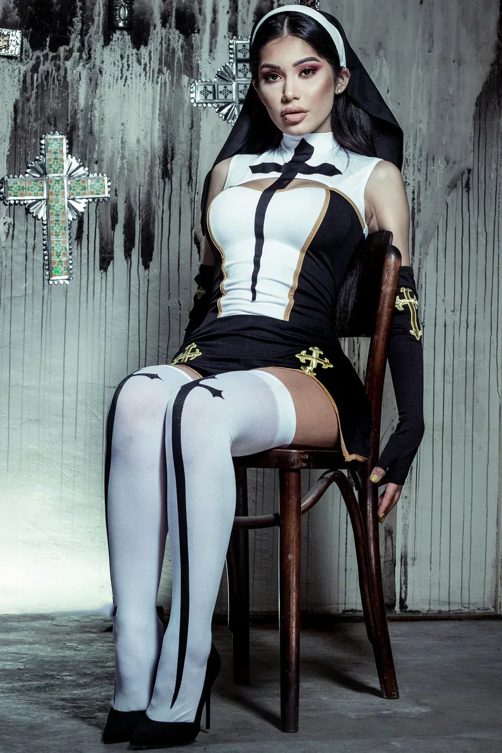 Classic Nun 4-Piece Costume Set